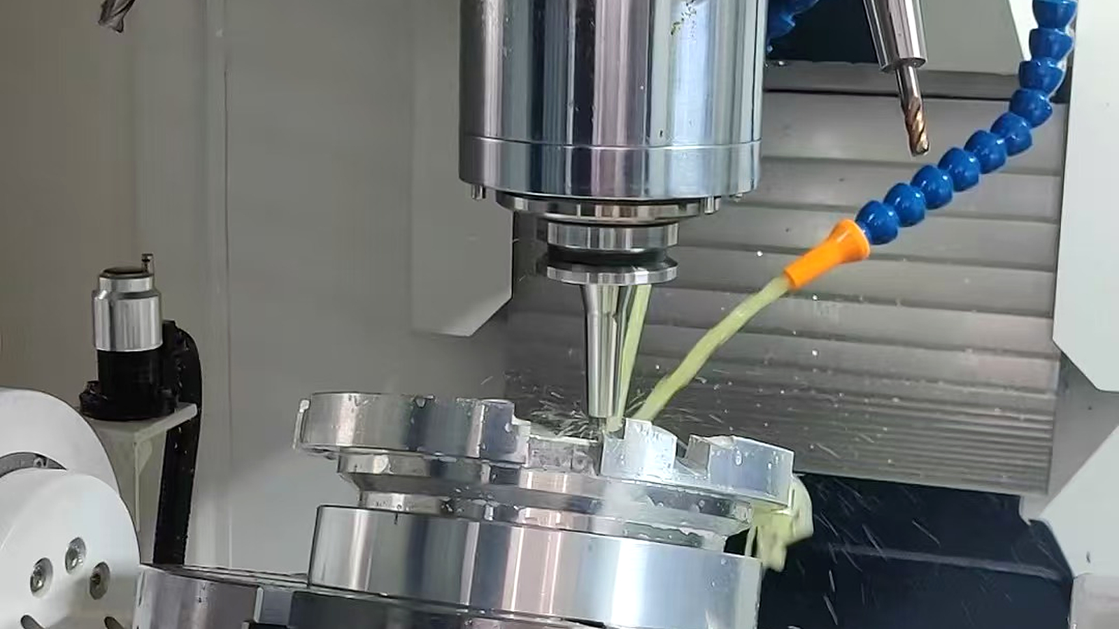 3-axis vertical CNC milling machine processing metal parts